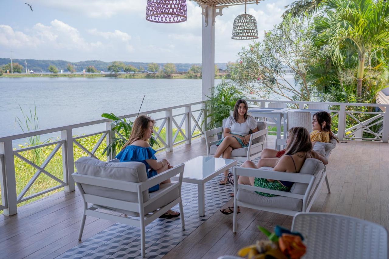 Hotel Casona Del Lago Флорес Экстерьер фото