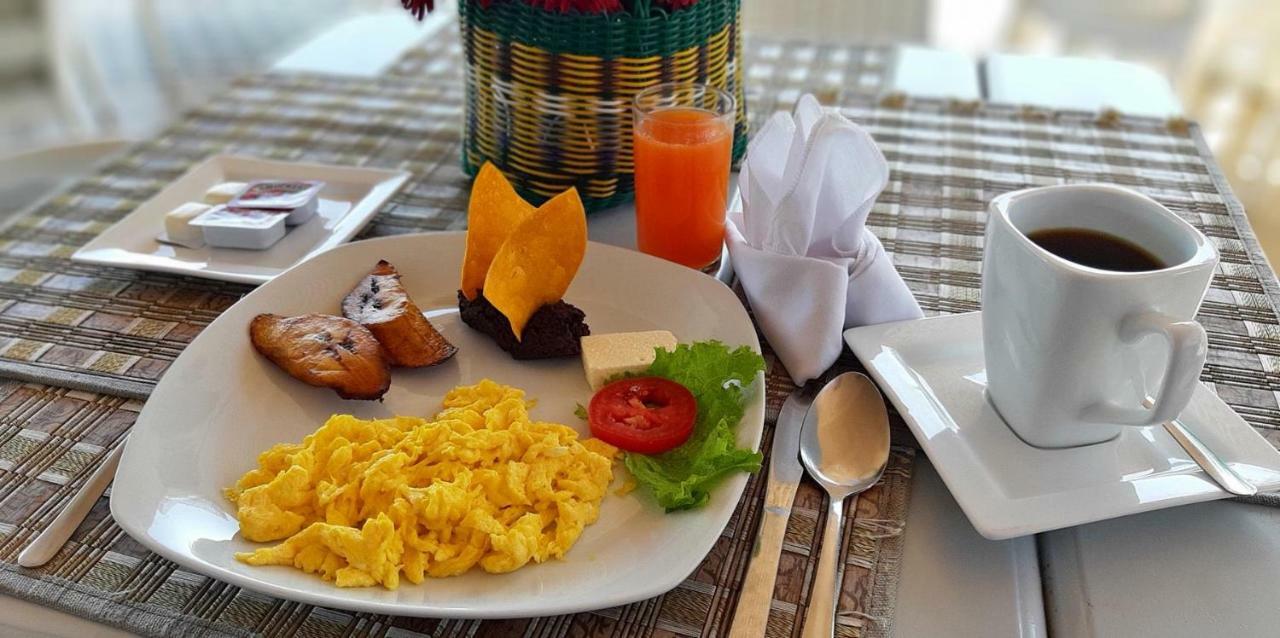 Hotel Casona Del Lago Флорес Экстерьер фото